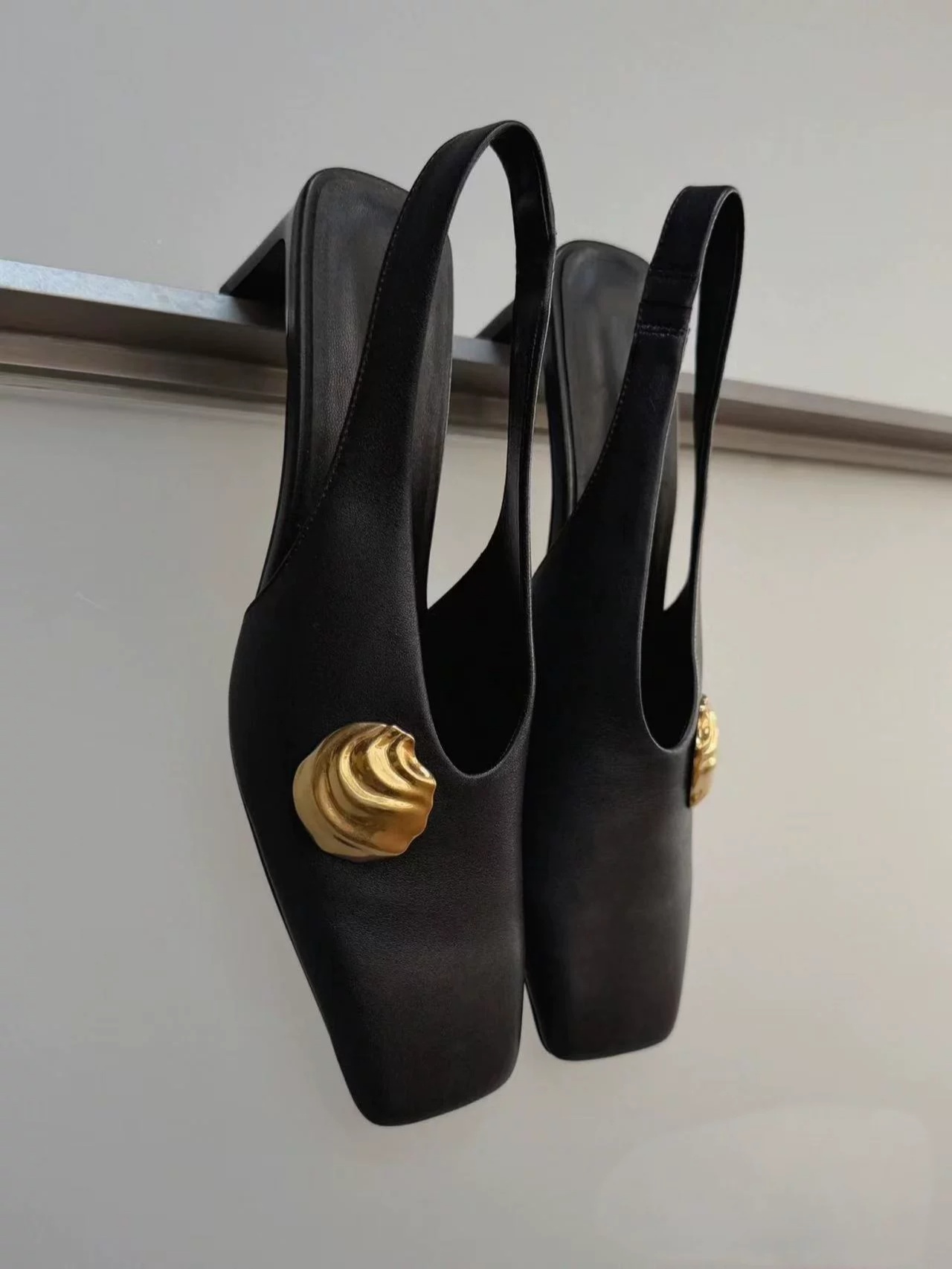 Kadın Siyah Deri Altın Kabuklu - Leather Classic Strap incelemesi ve fiyatı